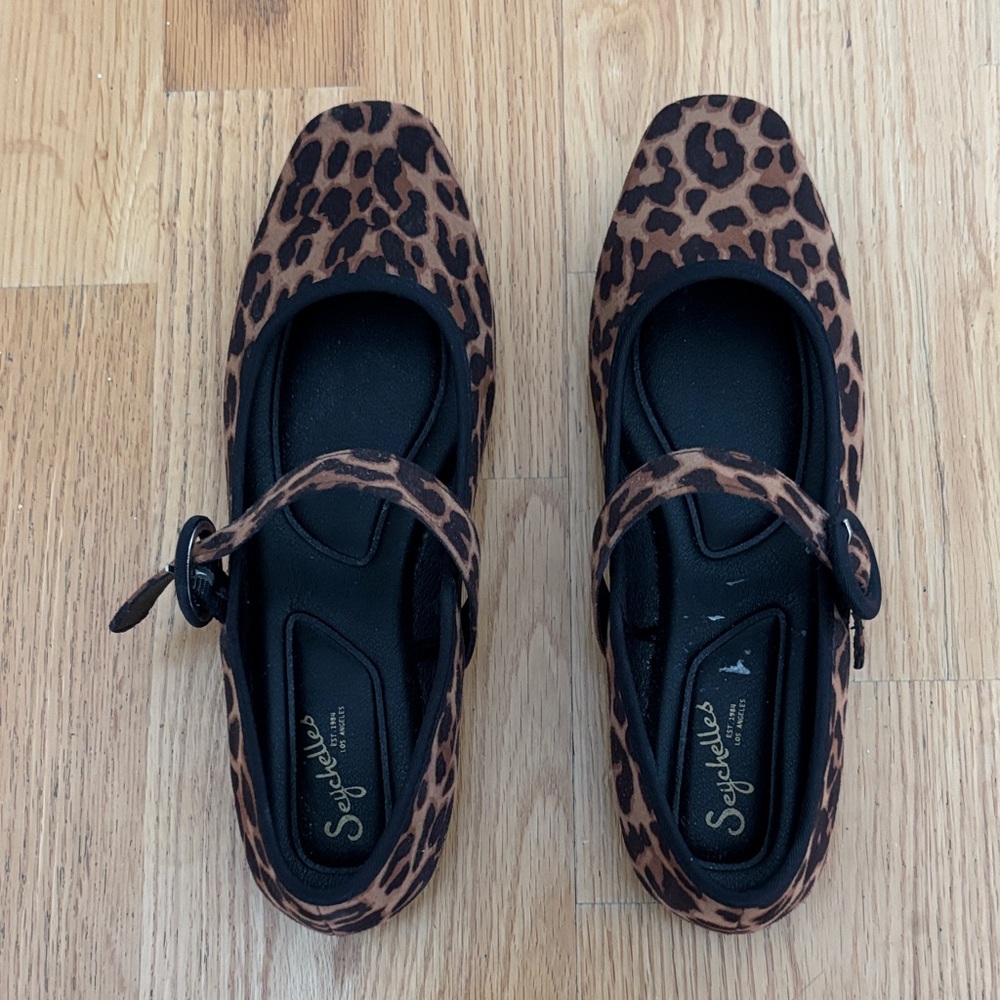 Brand new Seychelles Evelyn Leopard Print Mary Janes in Brown and Black